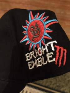 シルクパーチーで帽子が当たった