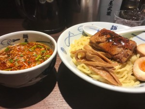 豪遊のイメージ図 (写真はイメージです)